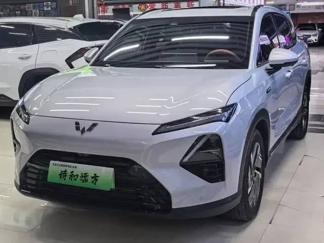Wuling Starlight S PHEV Wuling Starlight S PHEV 2025 130km high-power flagship model 2025 — photo 1, buy with delivery to Moscow