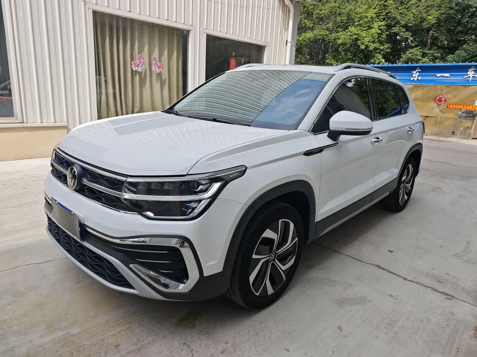 Volkswagen Tharu tuyue 2023 300TSI 2WD Full Moon Edition 2024 — photo 1, buy with delivery to Moscow