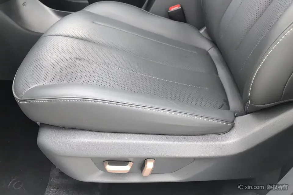 Baojun Yunhai EV Baojun Yunhai EV 2026 500km pure electric standard version 2025 — thumbnail 5