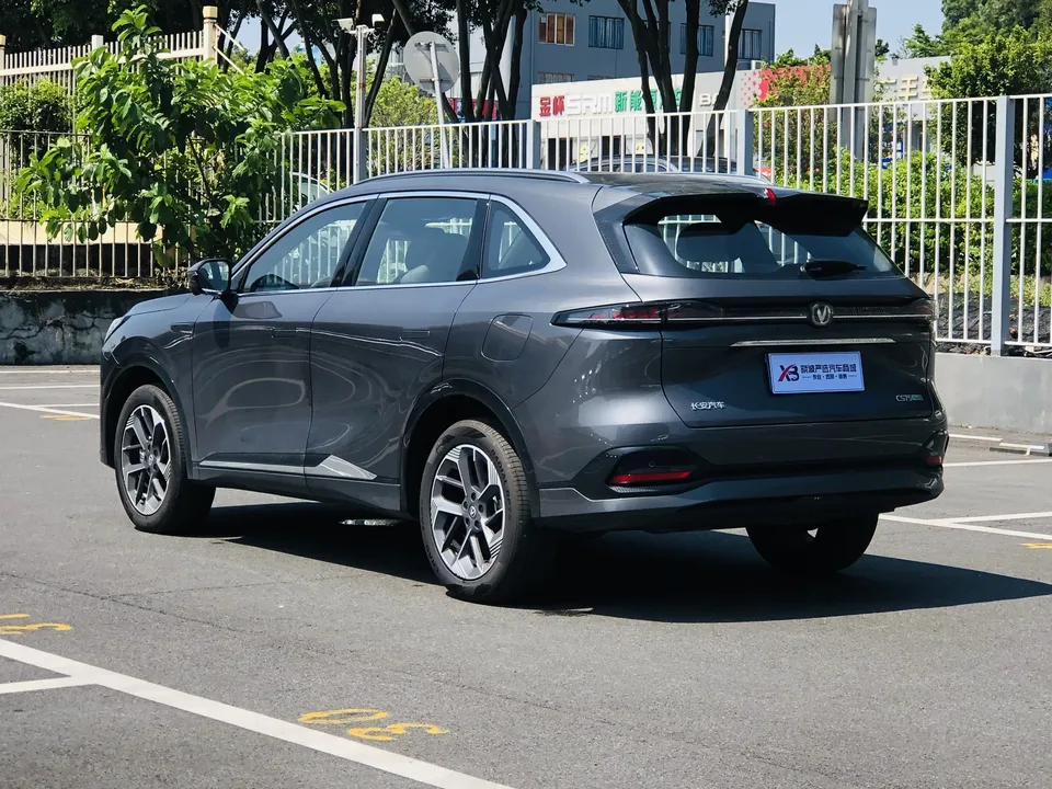 Changan CS75PLUS Changan CS75 PLUS 2025 The fourth generation 1.5T New Blue Whale Smart Premium 2026 — thumbnail 2