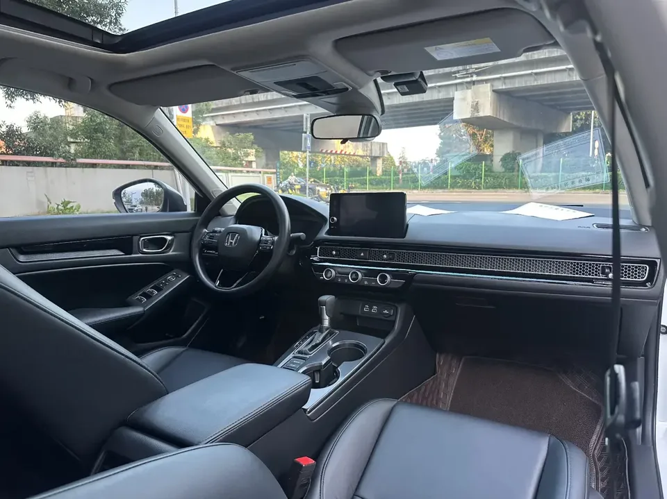 Honda Integra Style 2023 240TURBO CVT Tech Edition 2023 — thumbnail 3