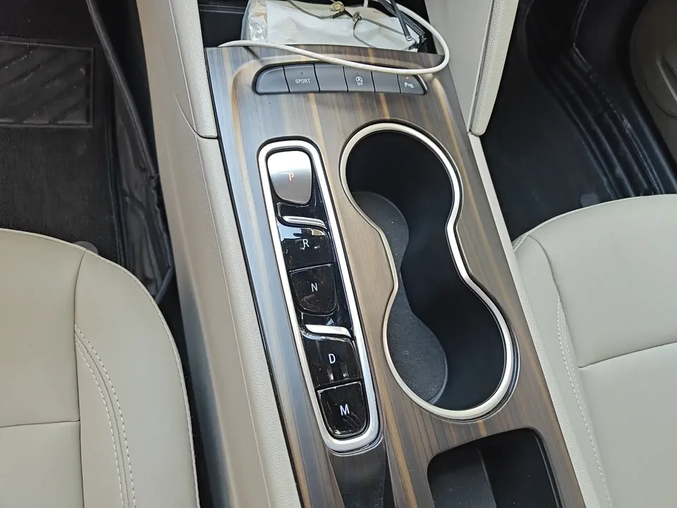 Buick Majesty Majesty 2021 552T Elite 2022 — thumbnail 3