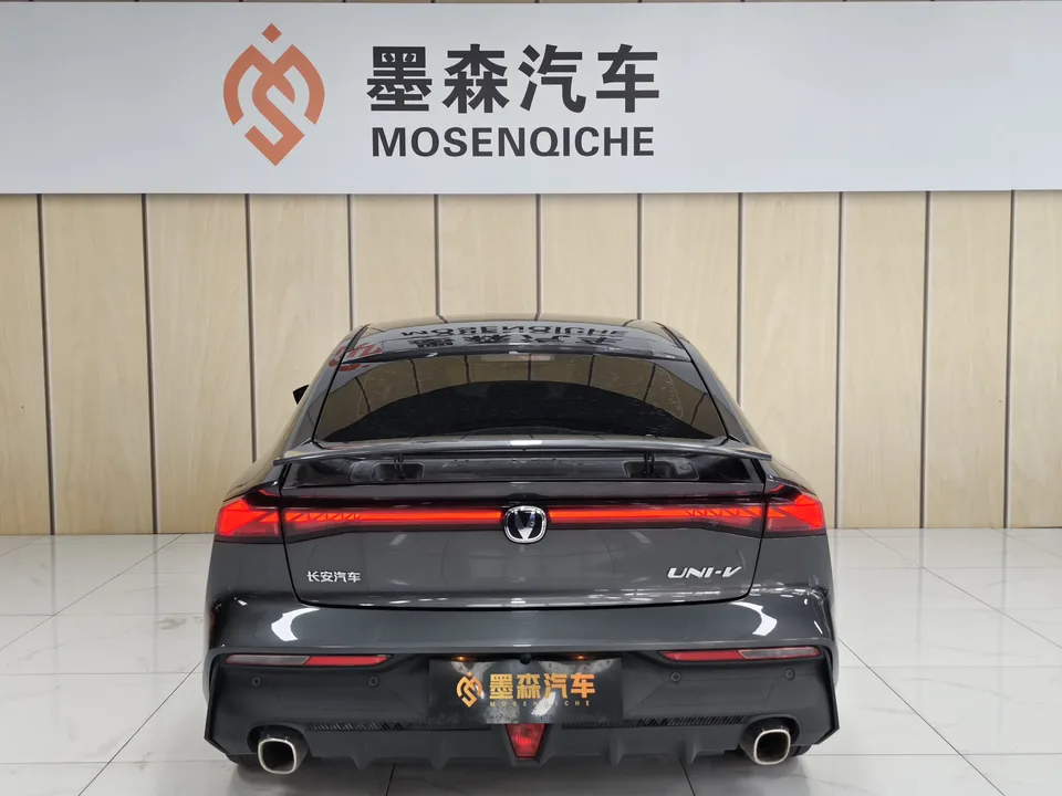 Changan UNI-V Changan UNI-V 2023 1.5T Premium 2024 — миниатюра 2