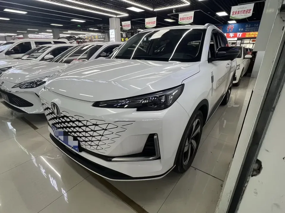 Changan CS55 Plus Changan CS55 PLUS 2024 The third generation 1.5T DCT premium model 2023 — photo 1, buy with delivery to Moscow