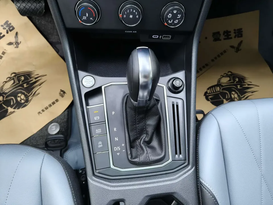 Volkswagen Lavida Lavida 2023 1.5L Automatic 5 Million Edition 2023 — миниатюра 4