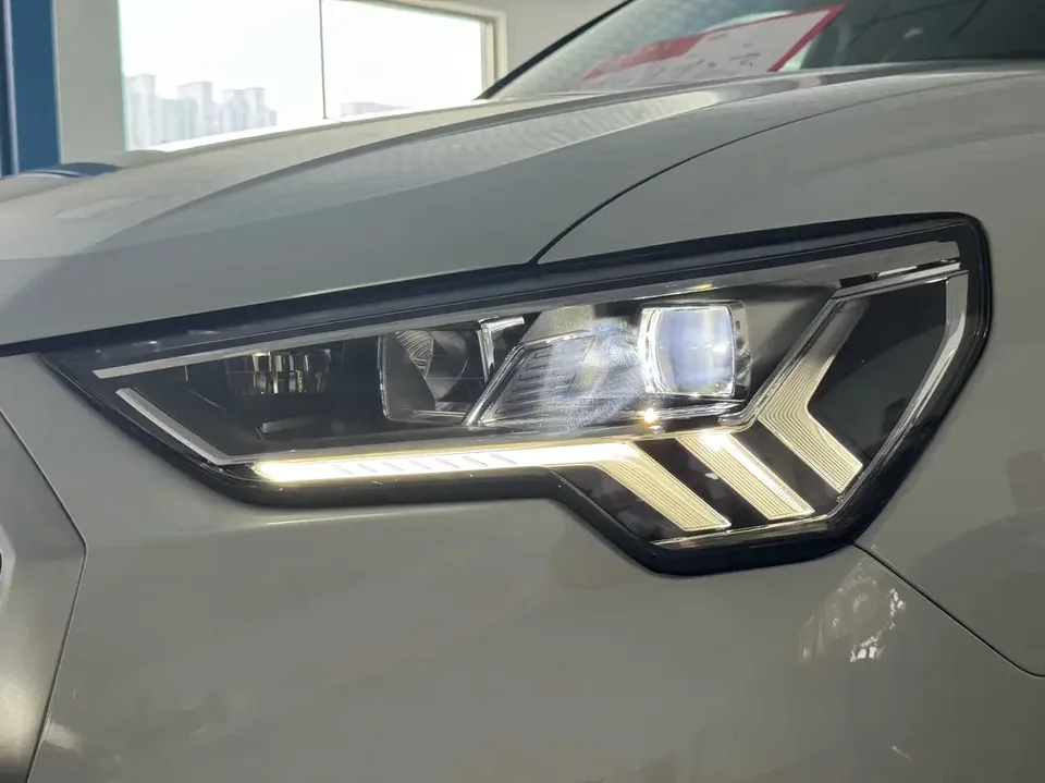 Audi Q3 Audi Q3 2022 35 TFSI Stylish Dynamic 2022 — thumbnail 3