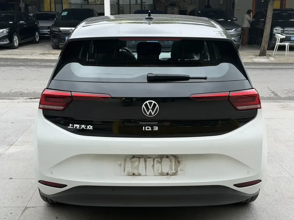 Volkswagen ID.3 Volkswagen ID.3 2024 Outstanding Edition 2024 — thumbnail 2