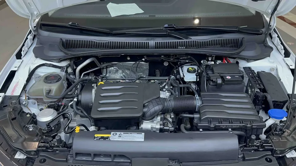 Volkswagen Polo Polo 2023 Plus 1.5L Automatic Colorful Technology Edition 2023 — миниатюра 3