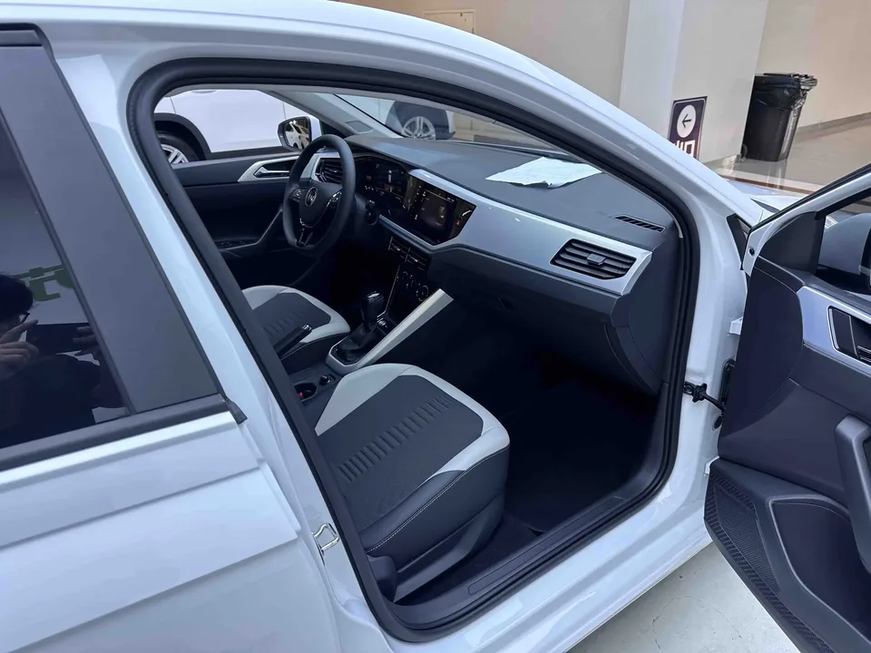 Volkswagen Polo Polo 2023 Plus 1.5L Automatic Colorful Technology Edition 2023 — миниатюра 5
