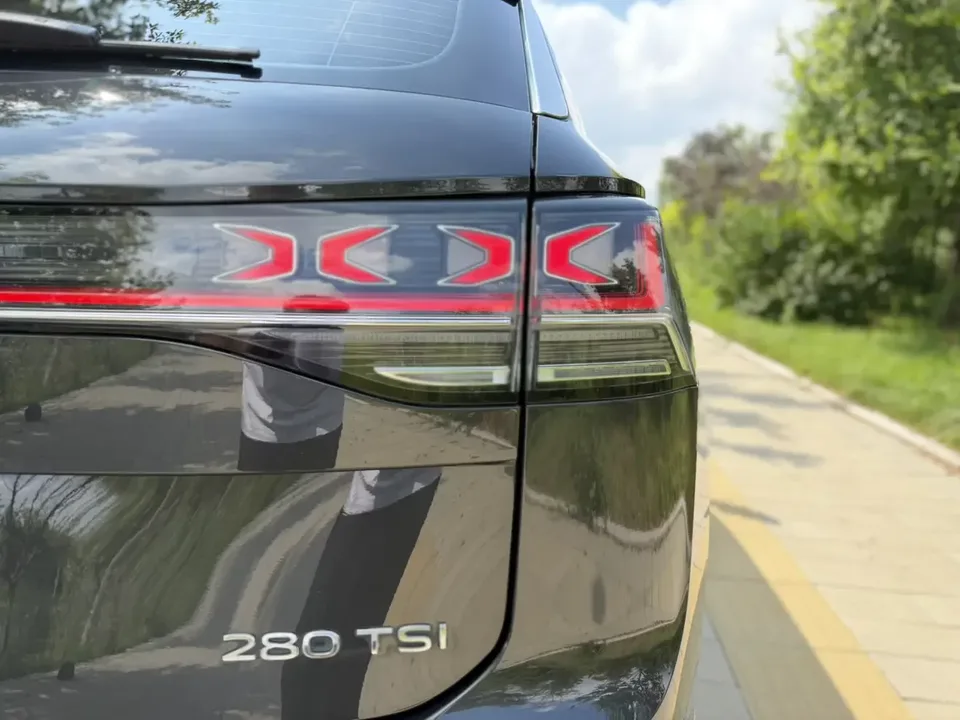 Volkswagen Tayron Tanyue 2023 280TSI 2WD Luxury Plus Advanced Edition 2023 — thumbnail 3