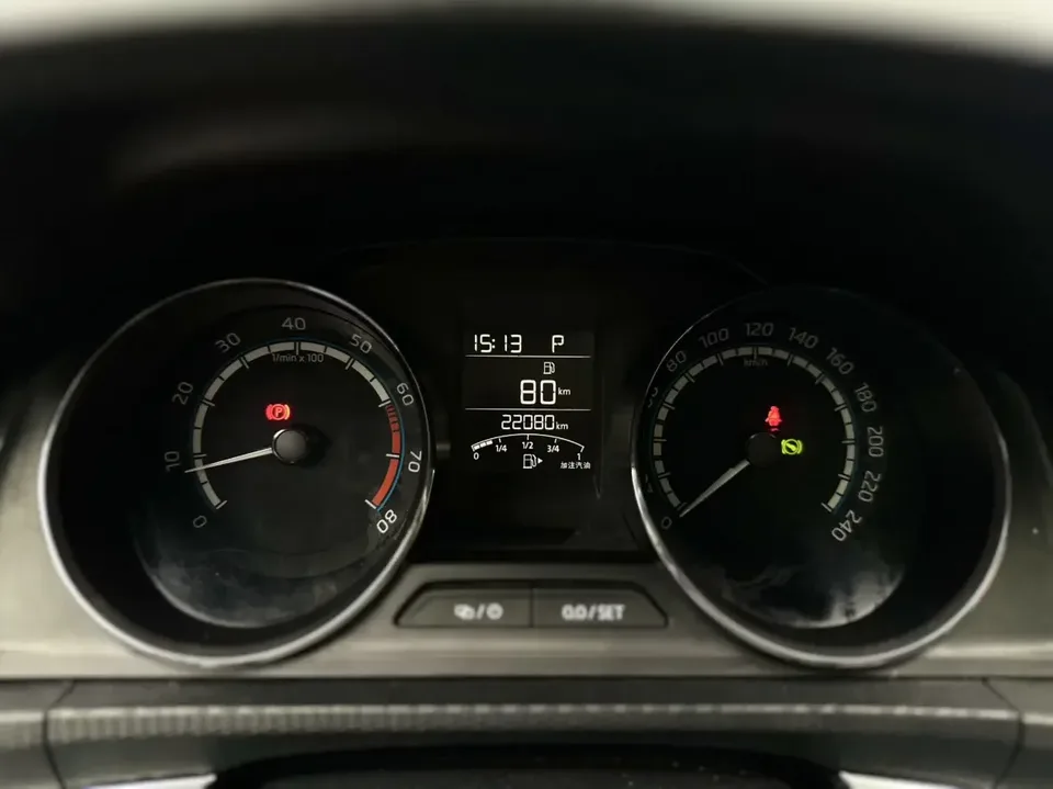 Skoda Comek Comek 2022 1.5L Automatic Comfort Edition 2022 — миниатюра 4