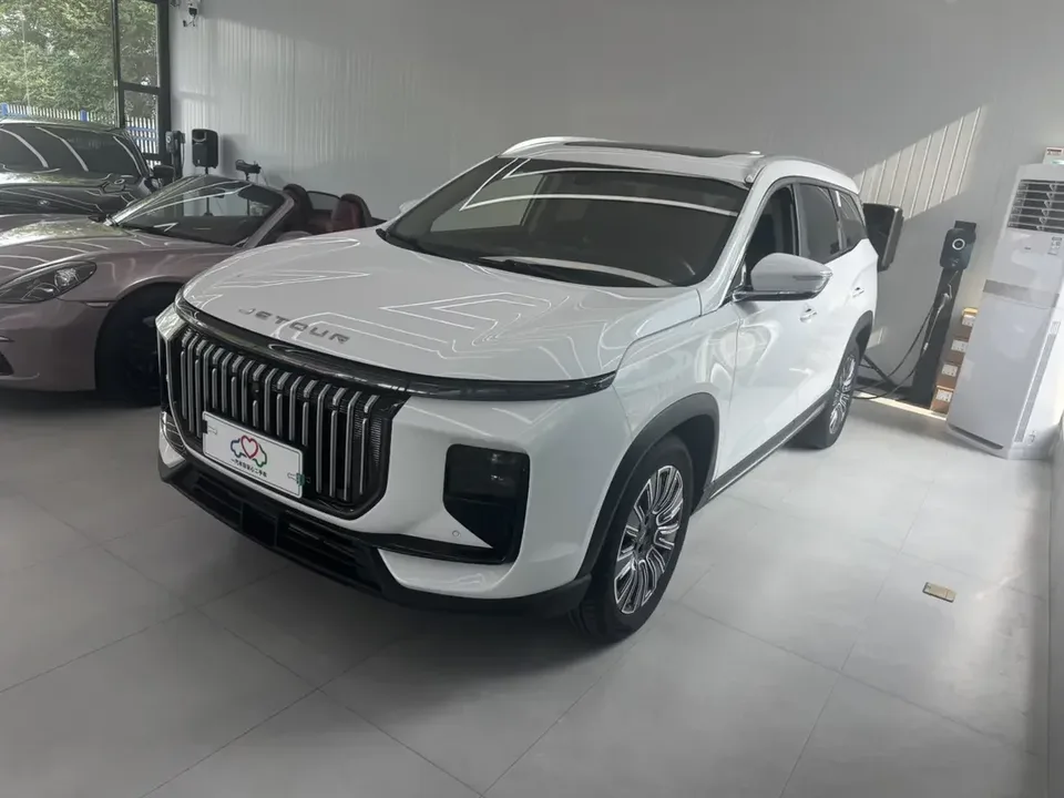 Jetour X90 Pro JETOUR X90 PRO 2024 1.6TD DCT Ultimate Edition 2025 — photo 1, buy with delivery to Moscow