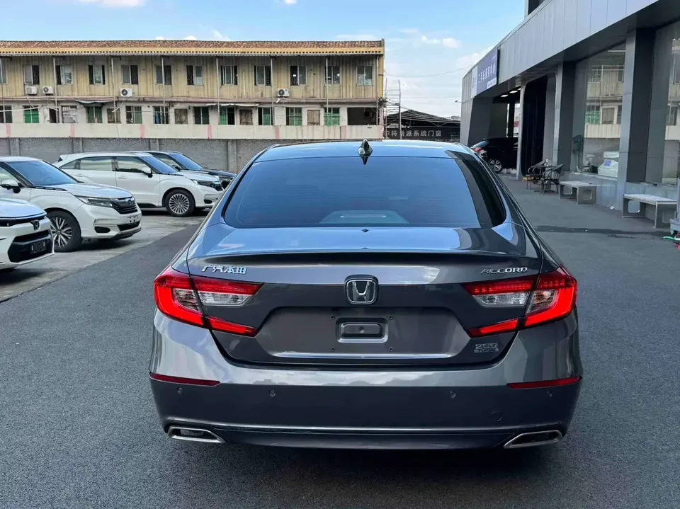 Honda Accord Accord 2018 260TURBO Deluxe Edition National V 2024 — thumbnail 2