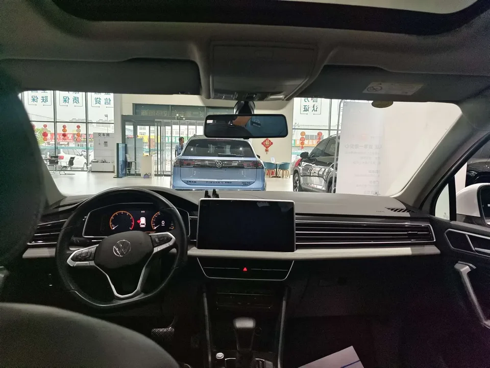 Volkswagen Tiguan L Tiguan L 2024 300TSI 2WD Smart Edition 2023 — thumbnail 2