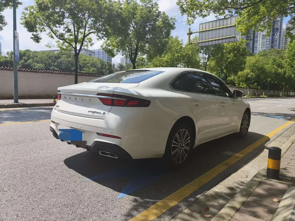 Geely Preface Xing Rui 2026 1.5T Dongfang Yao Fuyao Edition 2026 — миниатюра 2