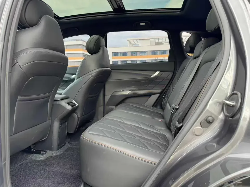 Changan CS75PLUS Changan CS75 PLUS 2025 The fourth generation 1.5T New Blue Whale Smart Whale Joy Edition 2025 — thumbnail 3