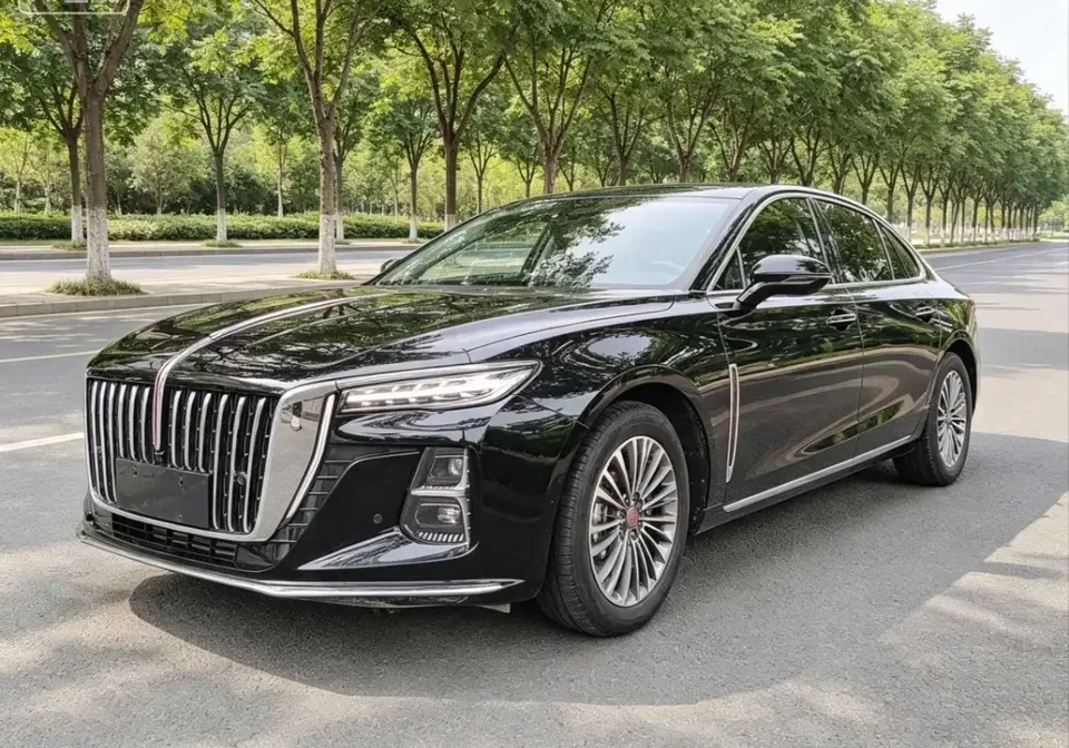 Hongqi H5 Hongqi H5 2023 1.5T DCT Zhilian Qiyue Edition 2022 — photo 1, buy with delivery to Moscow