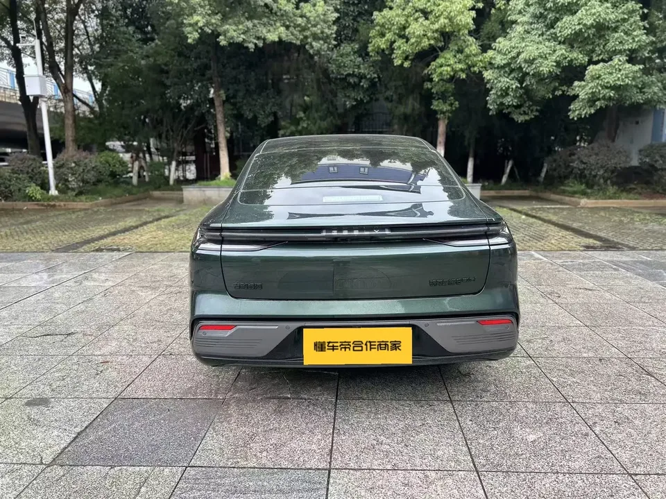 Geely Galaxy Star 8 PHEV Galaxy Star 8 PHEV 2025 130km EM-i Premium Edition 2025 — thumbnail 2
