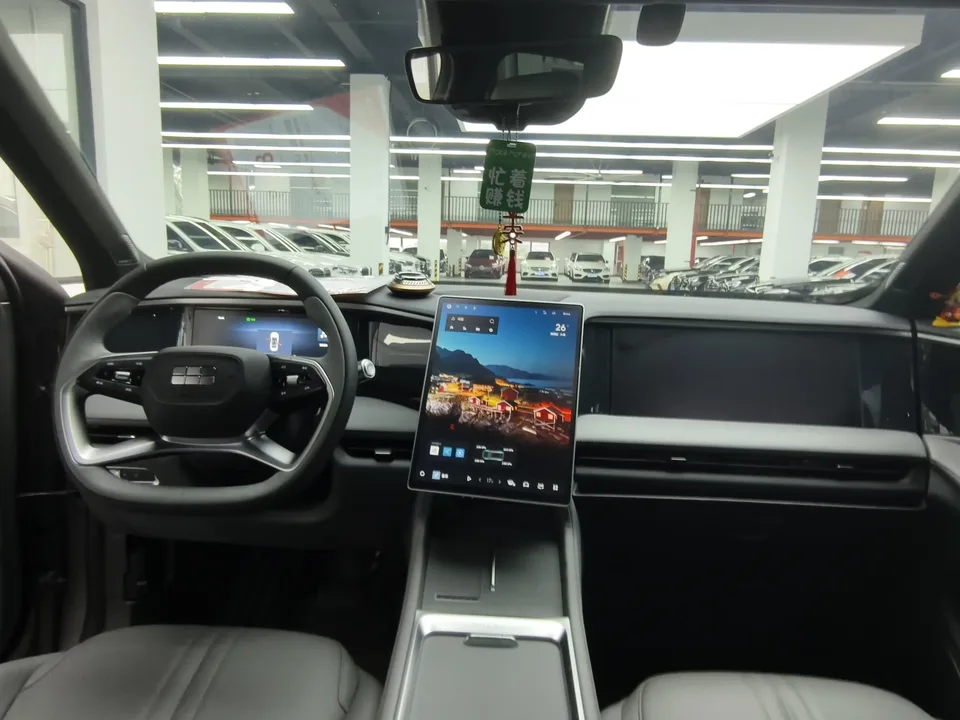 Geely Galaxy L7 Galaxy L7 2025 1.5L EM-i 115km Explorer Edition 2025 — thumbnail 3