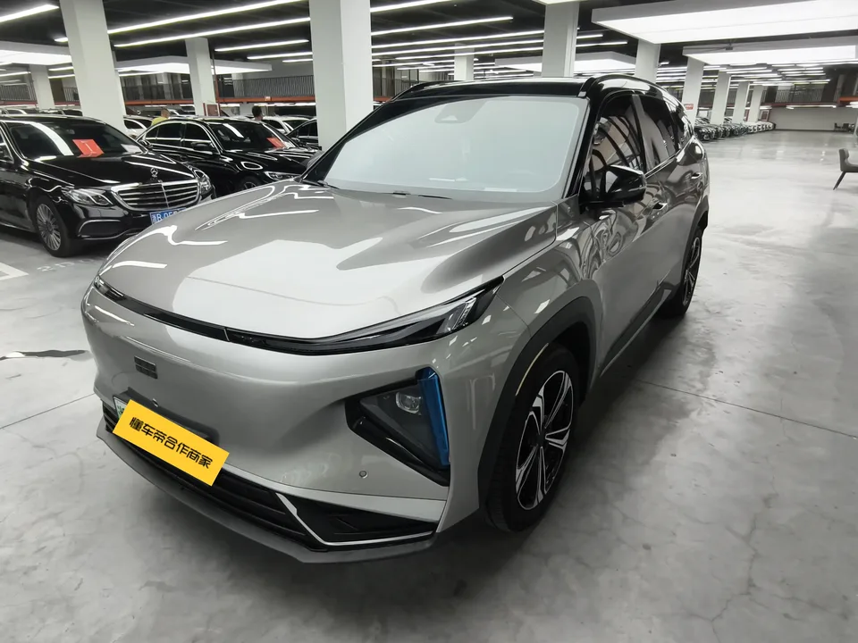 Geely Galaxy L7 Galaxy L7 2025 1.5L EM-i 115km Explorer Edition 2025 — photo 1, buy with delivery to Moscow