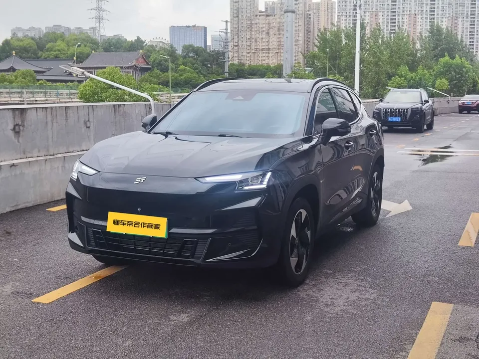 Jietu Shanhai JETOUR SHANHAI L6 JETOUR SHANHAI L6 2024 1.5TD DHT ULTRA 2025 — photo 1, buy with delivery to Moscow
