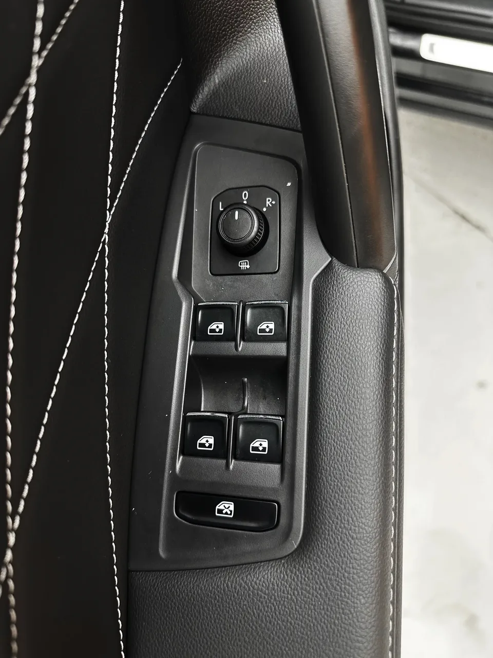 Volkswagen Tiguan L Tiguan L 2023 280TSI Limited Edition 2022 — thumbnail 3