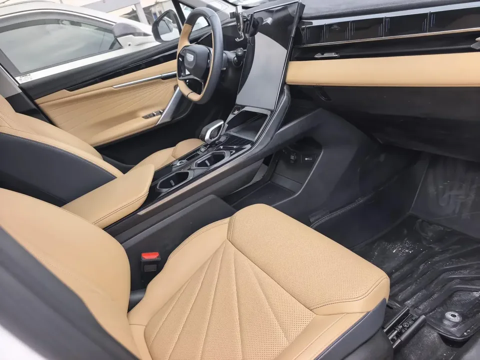 Geely Atlas L Boyue L 2023 1.5TD DCT Premium 2023 — thumbnail 3