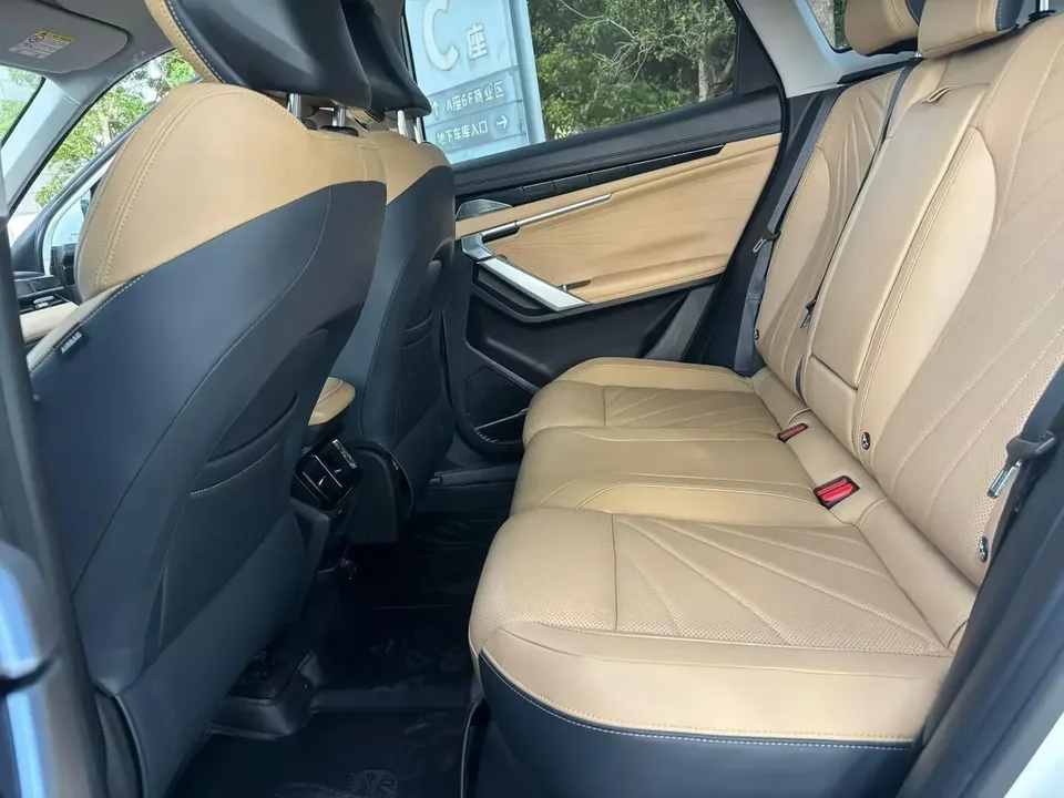 Geely Atlas L Boyue L 2023 1.5TD DCT Premium 2023 — thumbnail 4