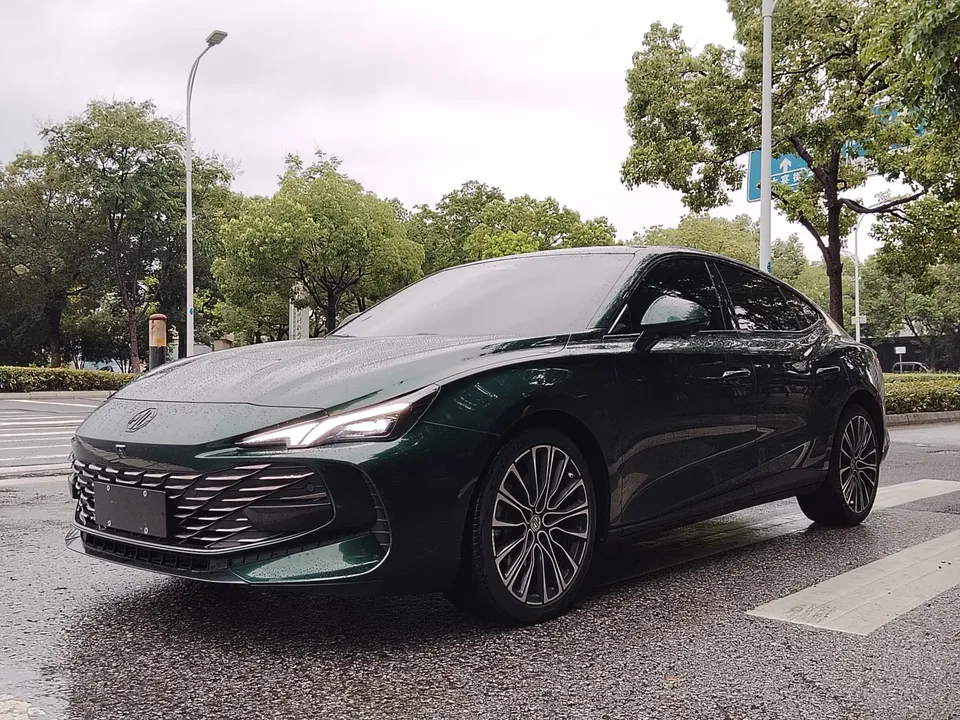 MG 7 MG7 2023 1.5T DCT Comfort Edition 2023 — photo 1, buy with delivery to Moscow