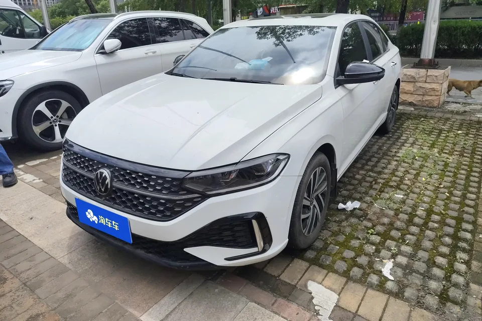 Volkswagen Lavida Lavida 2023 300TSI DSG Starry Sky Edition 2023 — photo 1, buy with delivery to Moscow