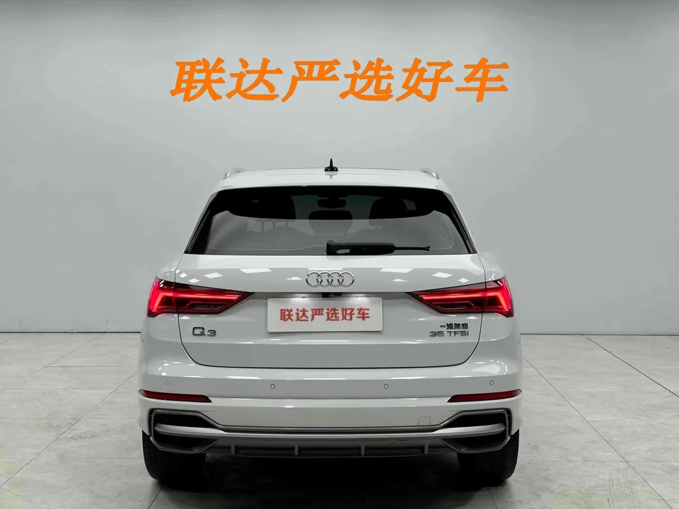 Audi Q3 Audi Q3 2023 35 TFSI Stylish Dynamic 2022 — миниатюра 2