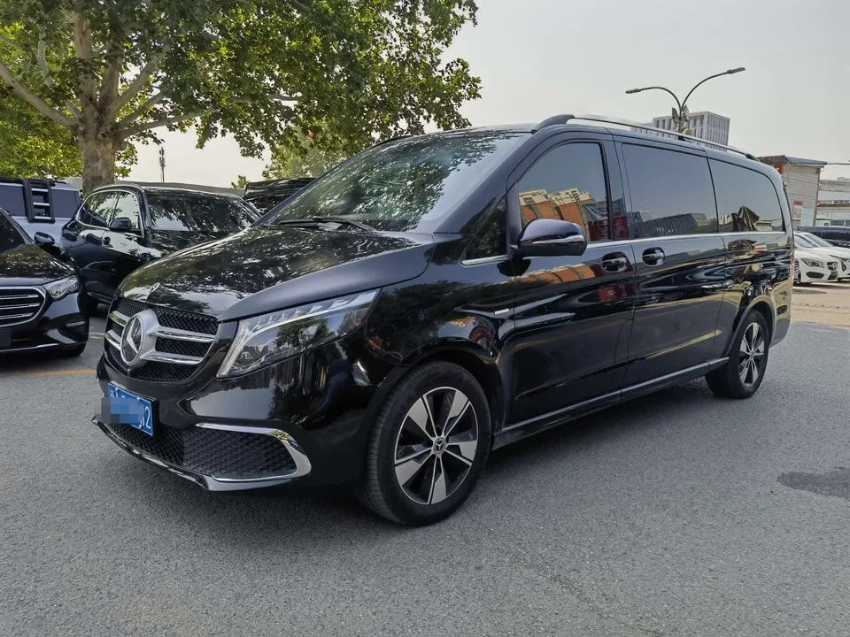 Mercedes-Benz V-Класс Mercedes Benz V Class 2022 V 260 L Long Wheelbase Premium Edition 2023 — photo 1, buy with delivery to Moscow