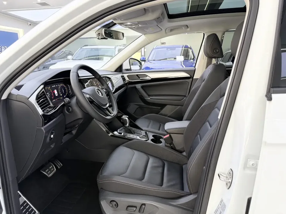 Volkswagen Tayron 330TSI 2WD 3rd Anniversary Limited Edition 2022 — миниатюра 3