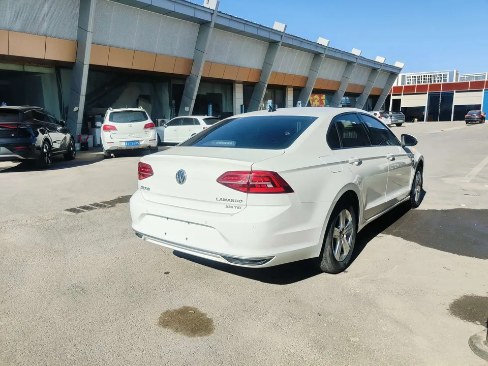Volkswagen Lamando Lingdu 2021 230TSI DSG Fashion Edition 2022 — миниатюра 2
