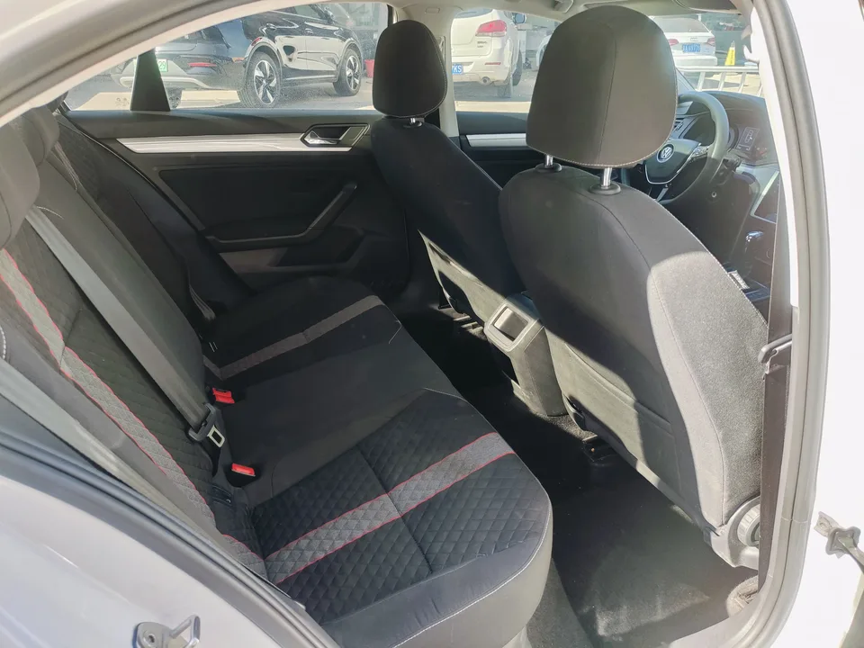 Volkswagen Lamando Lingdu 2021 230TSI DSG Fashion Edition 2022 — миниатюра 3