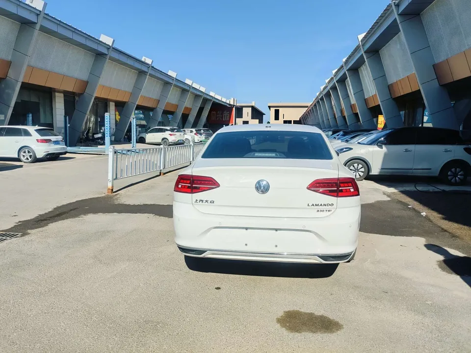 Volkswagen Lamando Lingdu 2021 230TSI DSG Fashion Edition 2022 — миниатюра 4