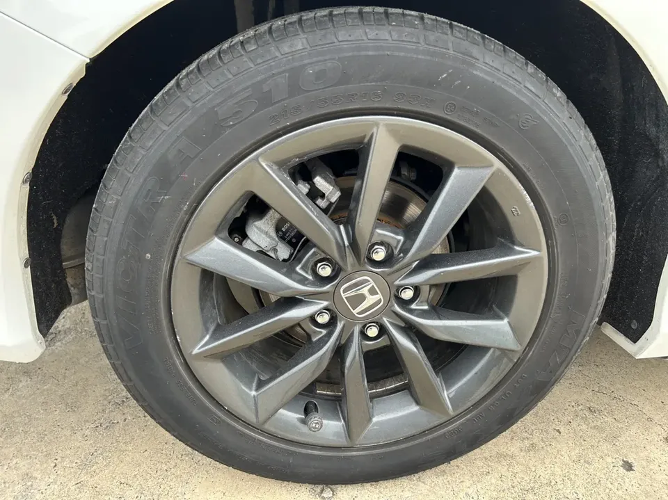 Honda CIVIC 220TURBO CVT Dynamic Edition National VI 2022 — миниатюра 2