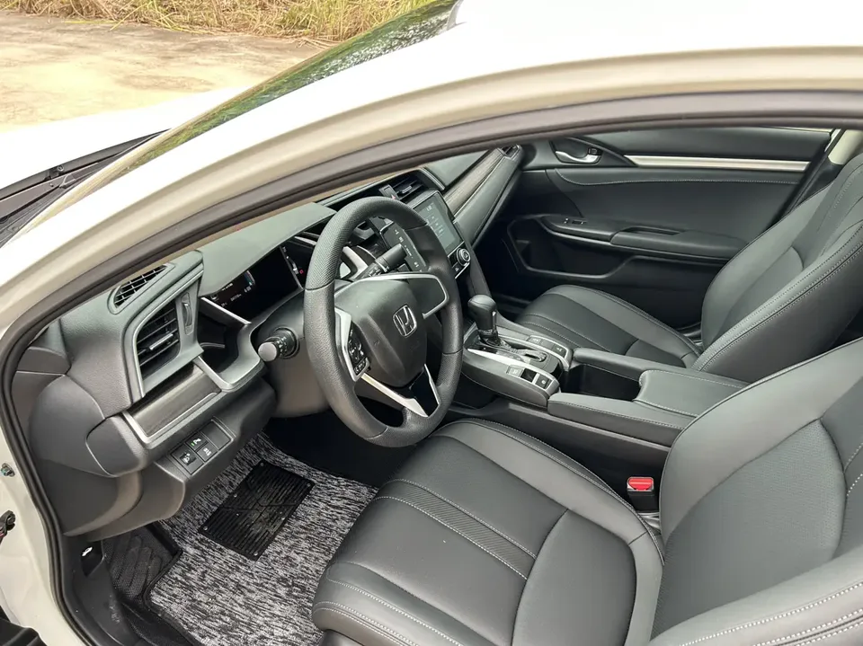 Honda CIVIC 220TURBO CVT Dynamic Edition National VI 2022 — миниатюра 3