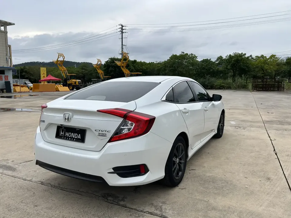 Honda CIVIC 220TURBO CVT Dynamic Edition National VI 2022 — миниатюра 4