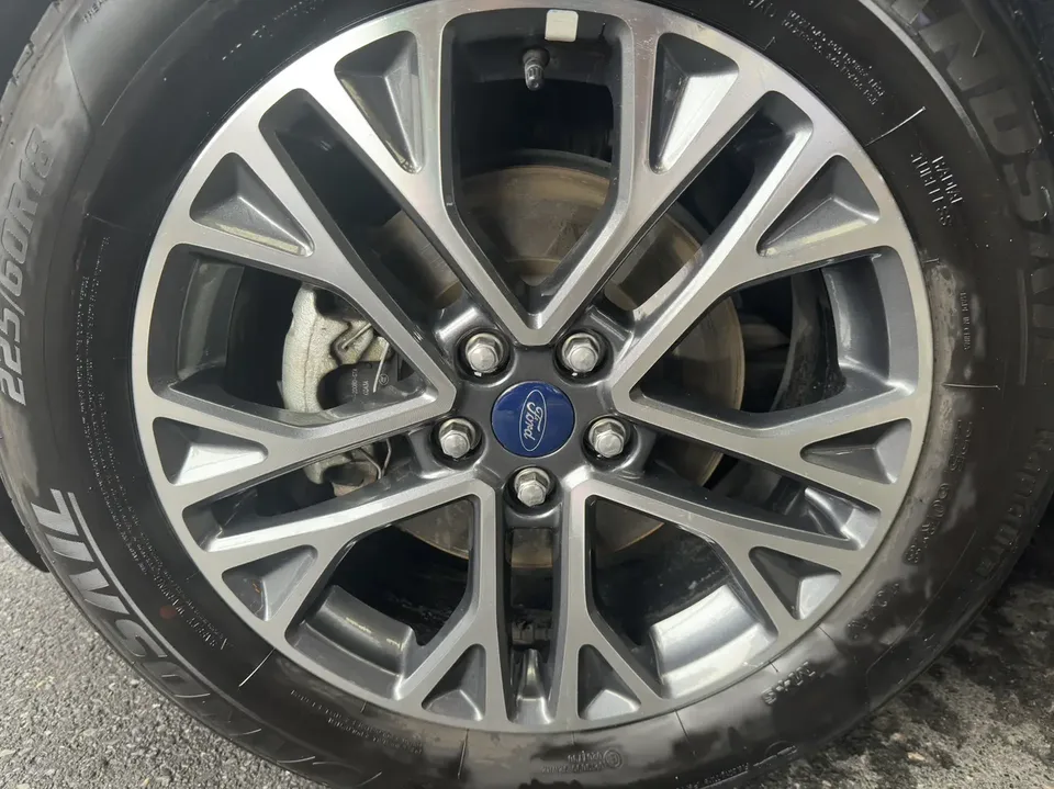 Ford Escape EcoBoost 245 2WD Premium Edition 2022 — миниатюра 3