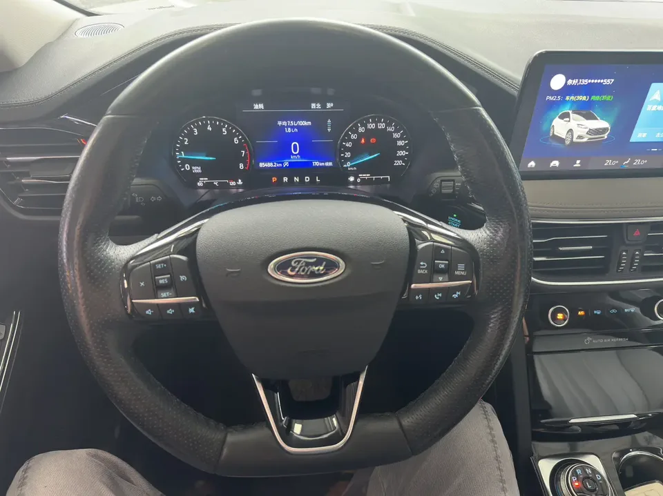 Ford Escape EcoBoost 245 2WD Premium Edition 2022 — миниатюра 4