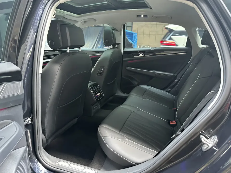 Volkswagen Passat Passat 2022 330TSI Starry Sky Deluxe Edition 2022 — миниатюра 3