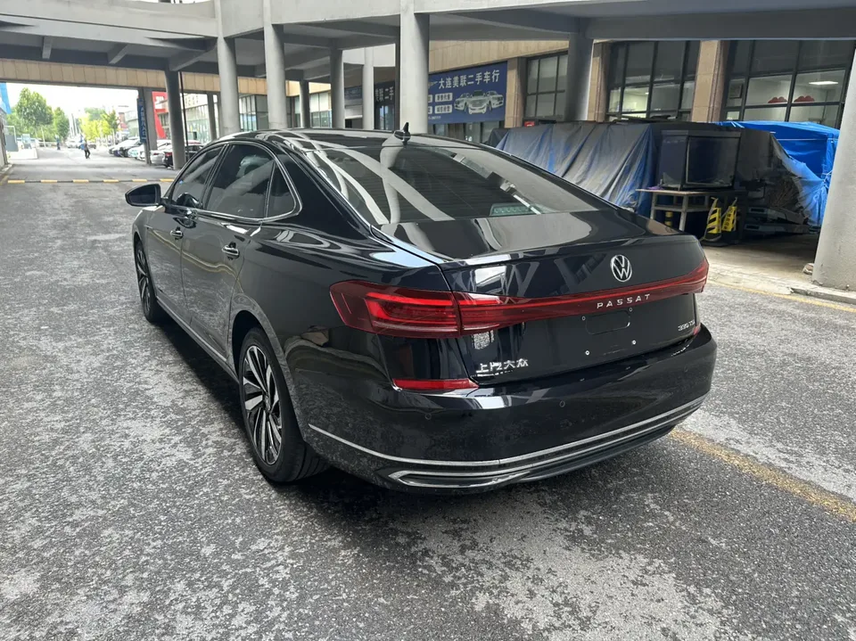 Volkswagen Passat Passat 2022 330TSI Starry Sky Deluxe Edition 2022 — миниатюра 4