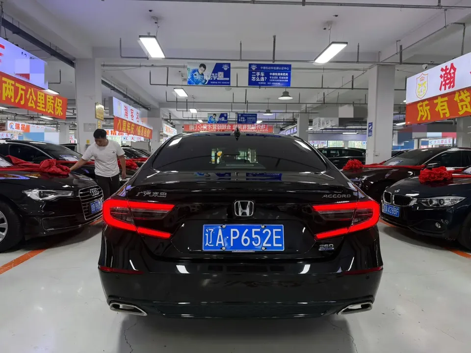 Honda Accord Accord 2022 260TURBO Deluxe Edition 2022 — миниатюра 2