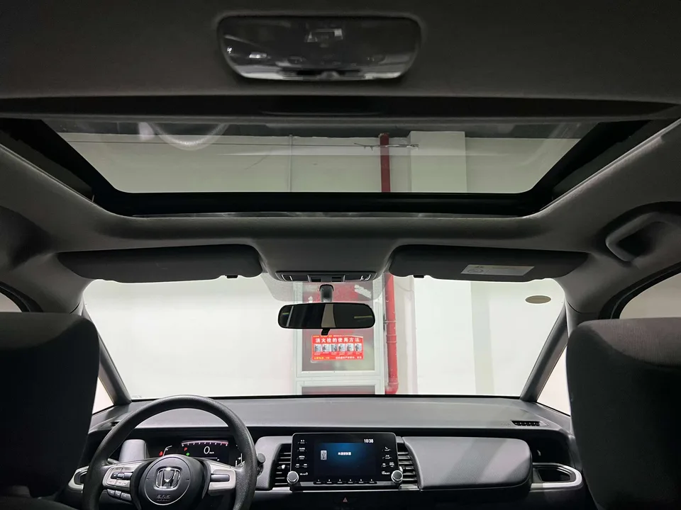 Honda FIT 1.5L CVT Trendy Sunroof Edition 2022 — миниатюра 4