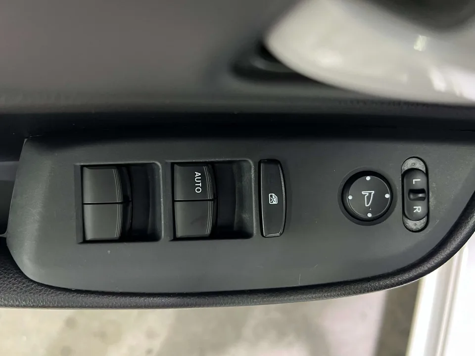 Honda FIT 1.5L CVT Trendy Sunroof Edition 2022 — миниатюра 5