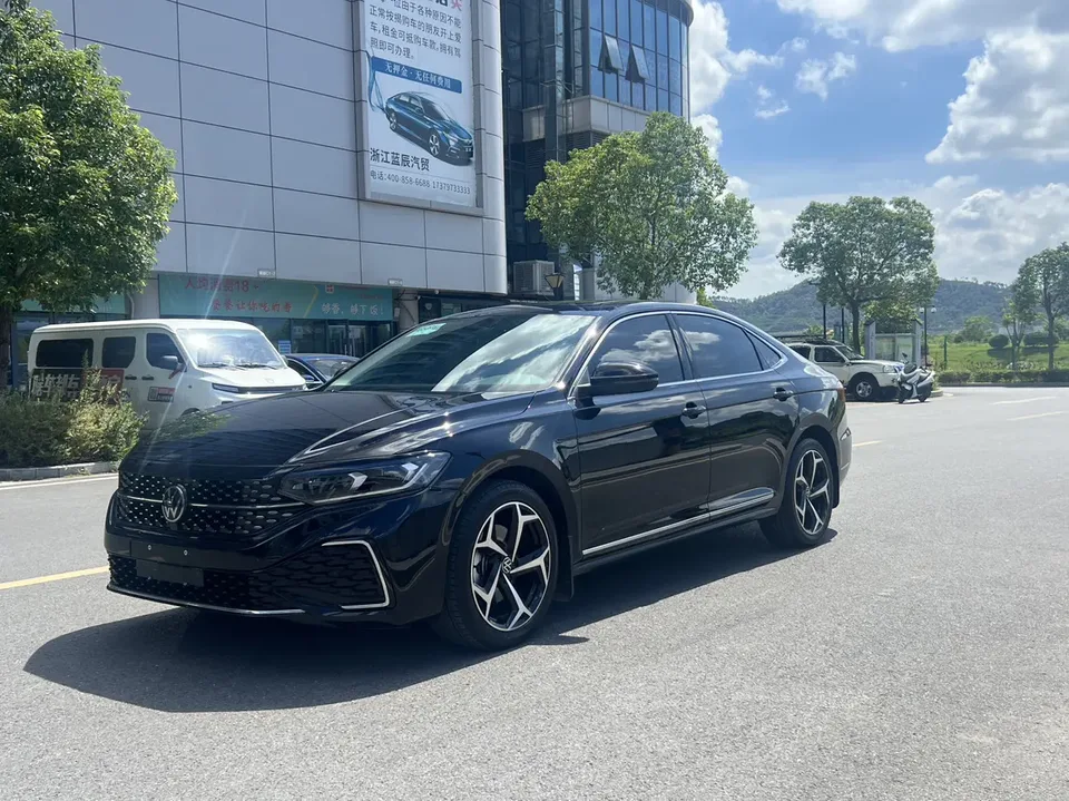 Volkswagen Passat 2024