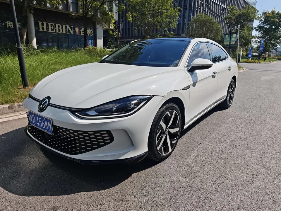 Volkswagen Lamando Lingdu 2024 2024 Lingdu Lingdu L 280TSI DSG Cool Edition 2025 — photo 1, buy with delivery to Moscow