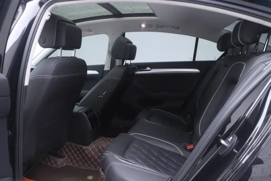 Volkswagen Magotan GTE plug-in hybrid Magotan GTE 2022 luxury model 2023 — миниатюра 3