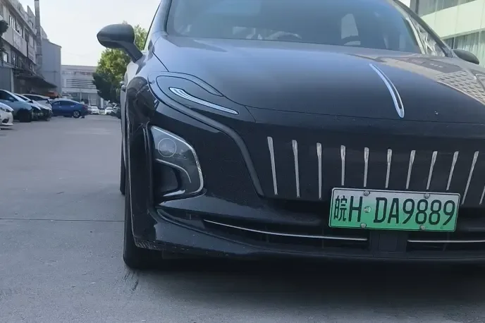 Hongqi E-QM5 Hongqi E-QM5 2021 Charging Qiyue Edition 2023 — миниатюра 3